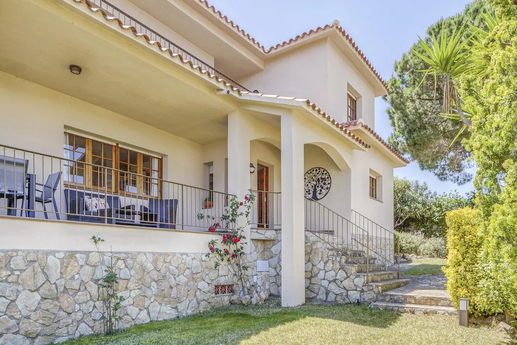 Villa in Arenys de Mar with incredible sea views.