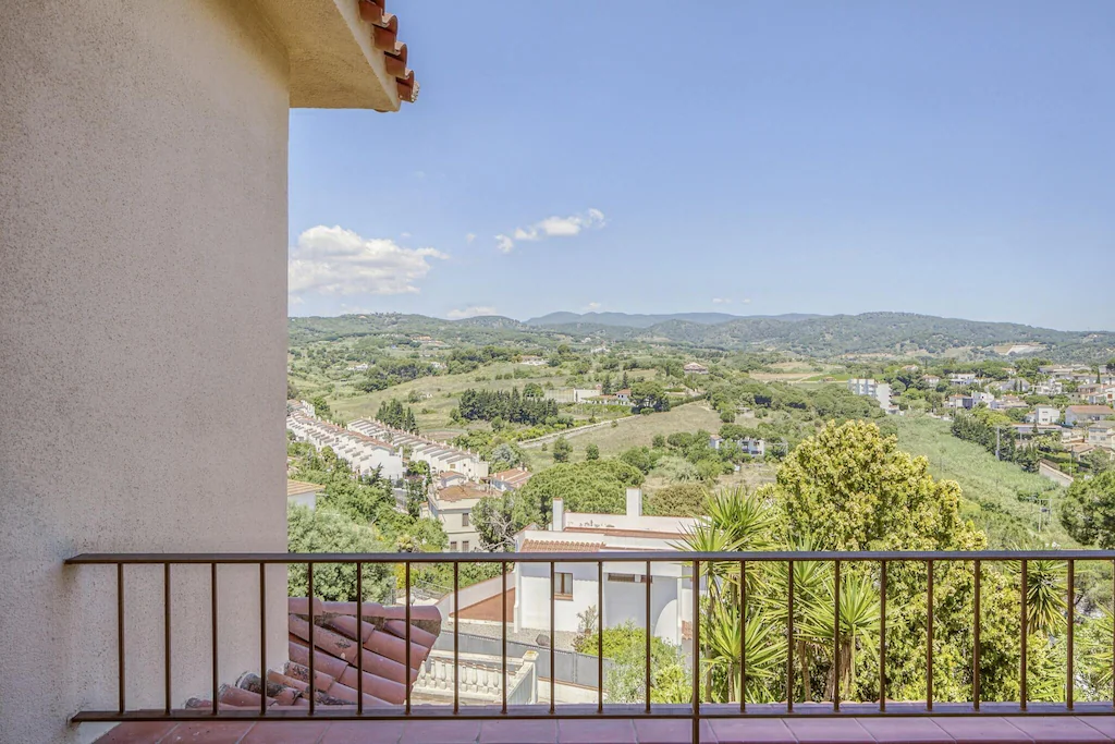 Villa in Arenys de Mar with incredible sea views.