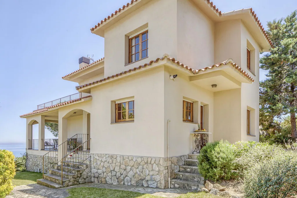 Villa in Arenys de Mar with incredible sea views.