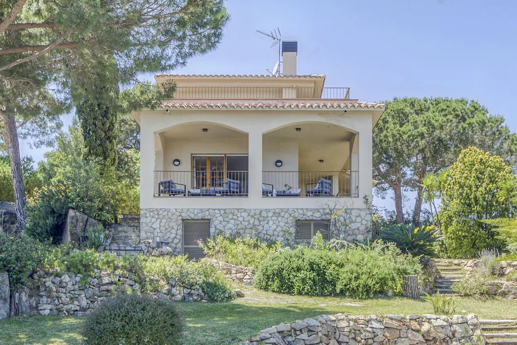 Villa in Arenys de Mar with incredible sea views.