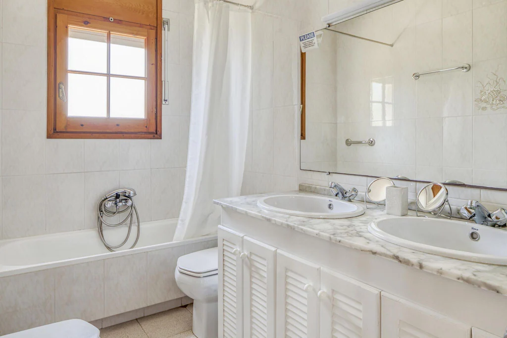 Villa in Arenys de Mar with incredible sea views.