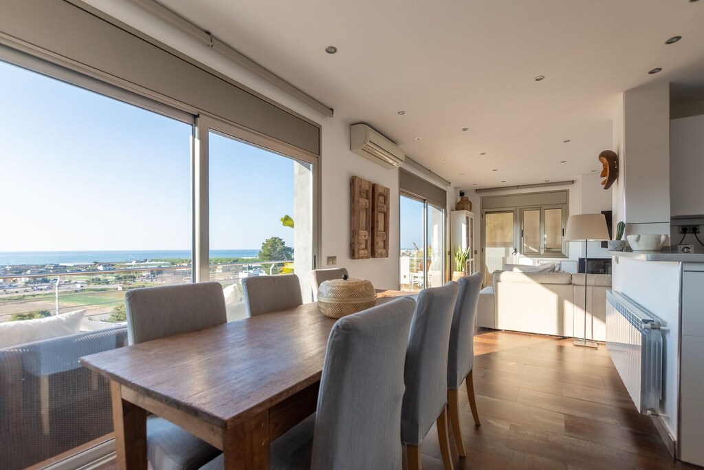 Nice villa located in Santa Susanna.