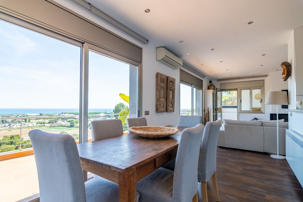 Nice villa located in Santa Susanna.